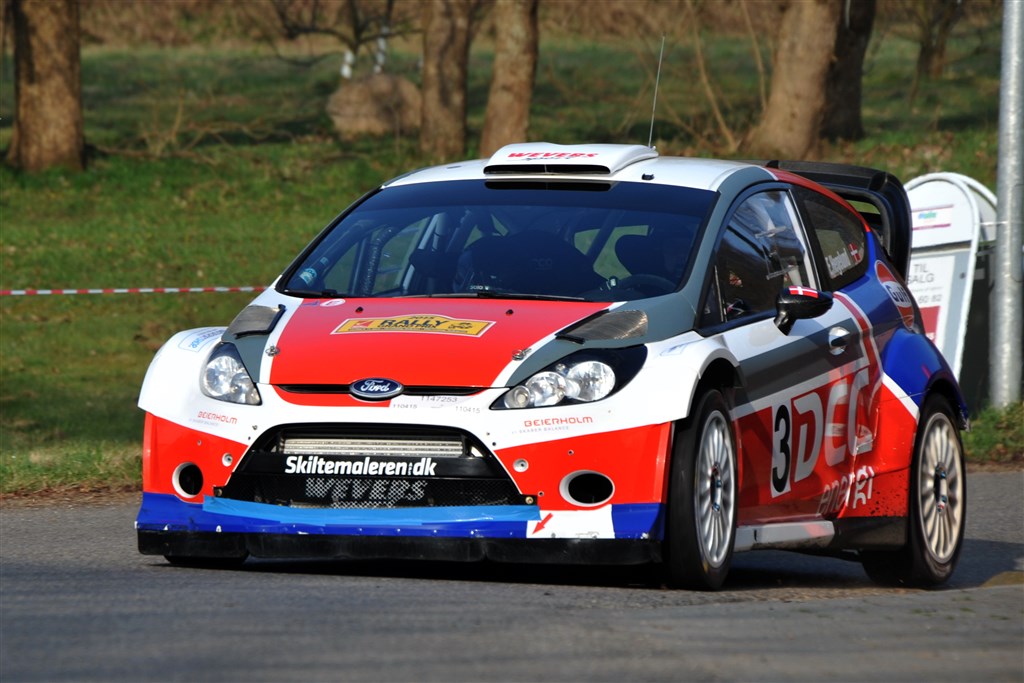I sin Ford Fiesta WRC var Esben Hegelund hurtigste mand, men ti strafsekunder for en tyvstart sendte ham fra første- til andenpladsen i finalen.
(Foto: Morten Alstrup)